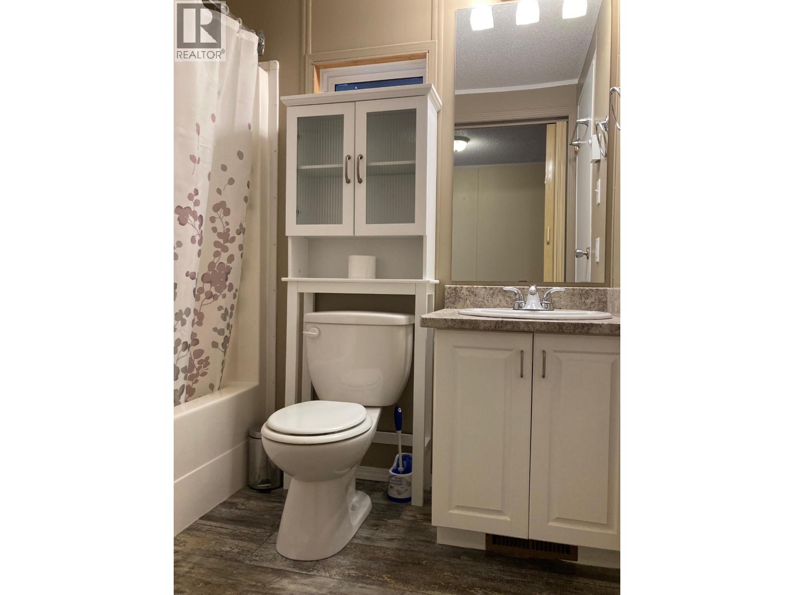 #28 1420 TRANS CANADA HIGHWAY - 28