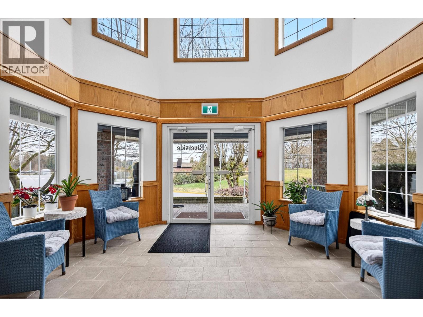 11510 225 Unit 214 photo 3