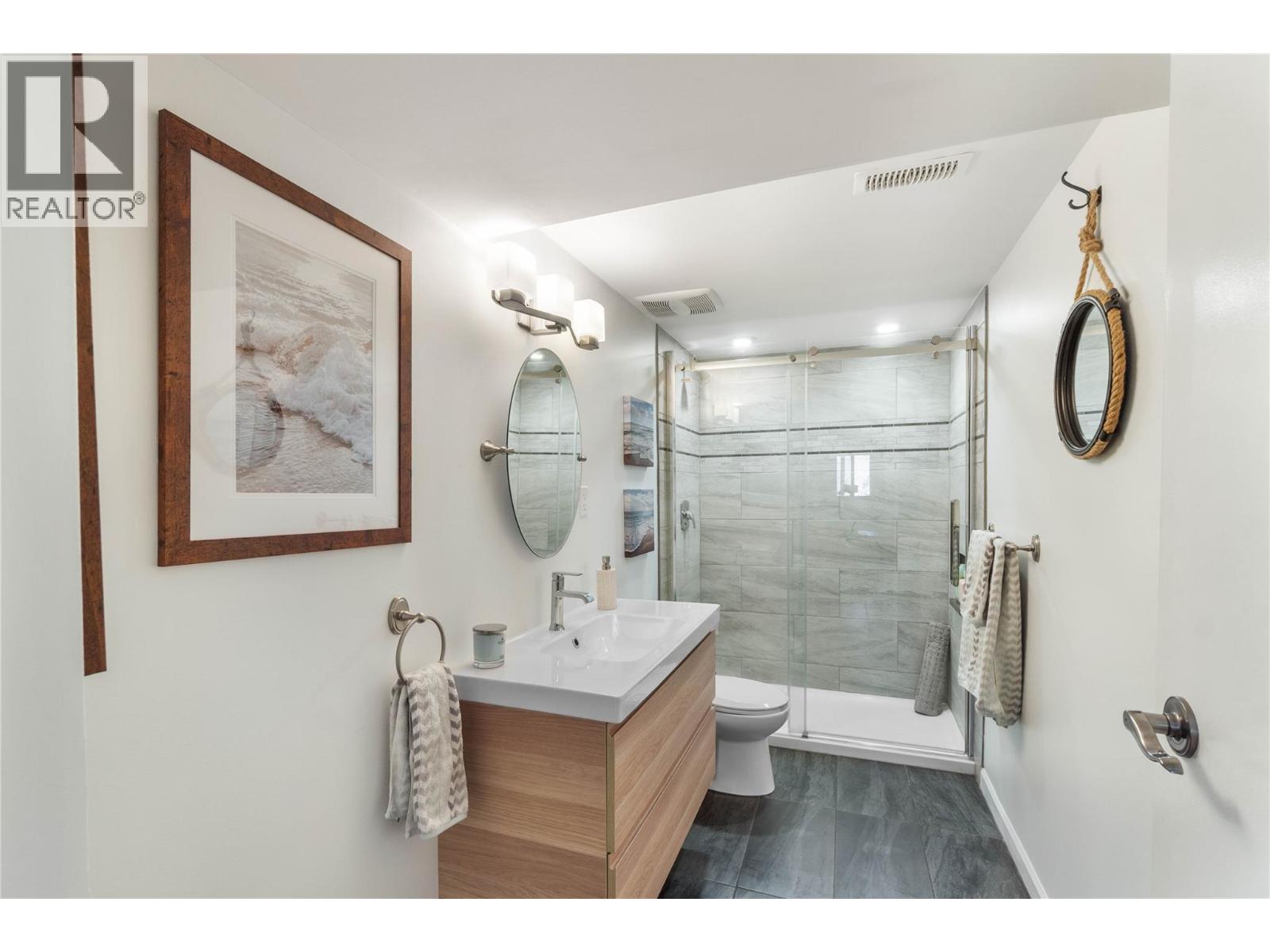 2360 Qu'Appelle Boulevard, Kamloops