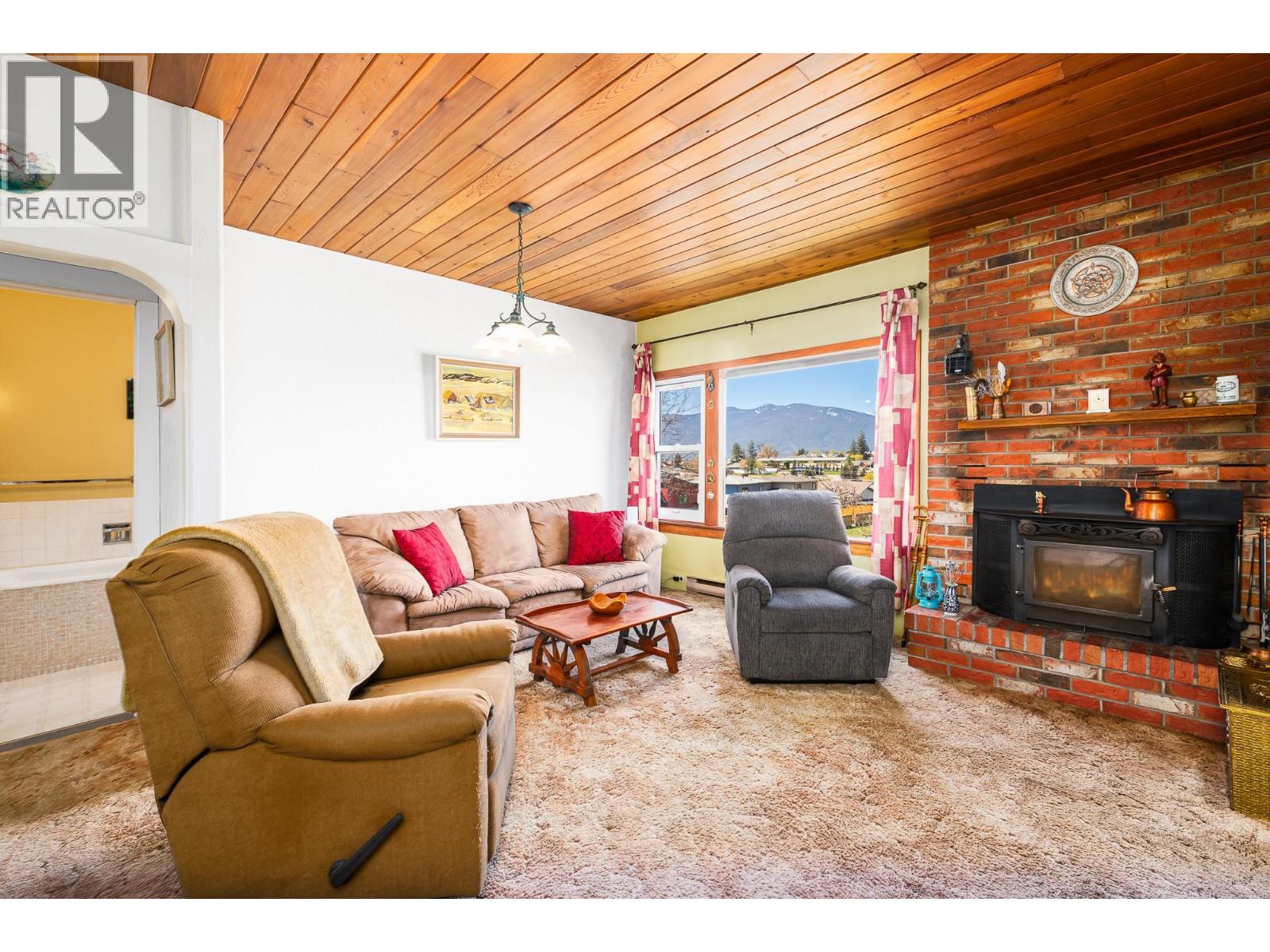 1843 McLaren Street, Creston