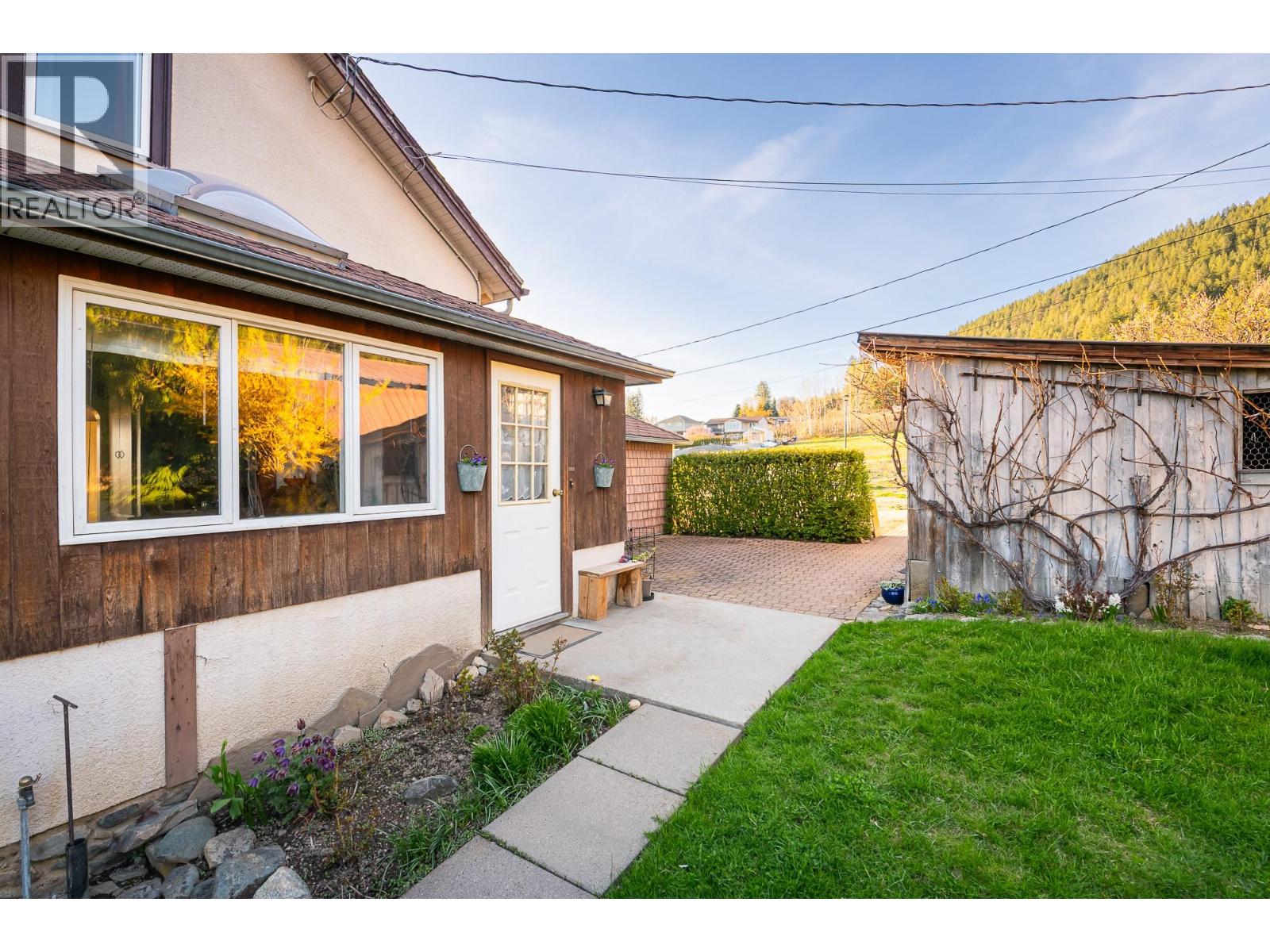 1843 McLaren Street, Creston