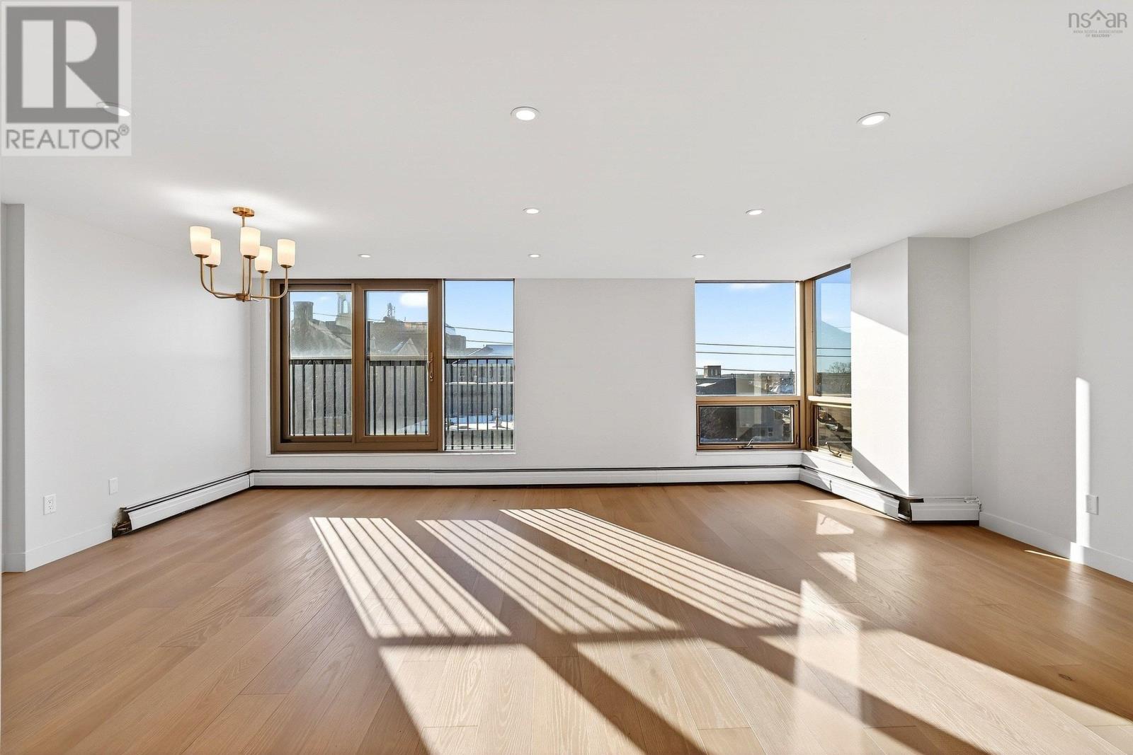 Property 10 of 31 of 406 6369 Coburg Road