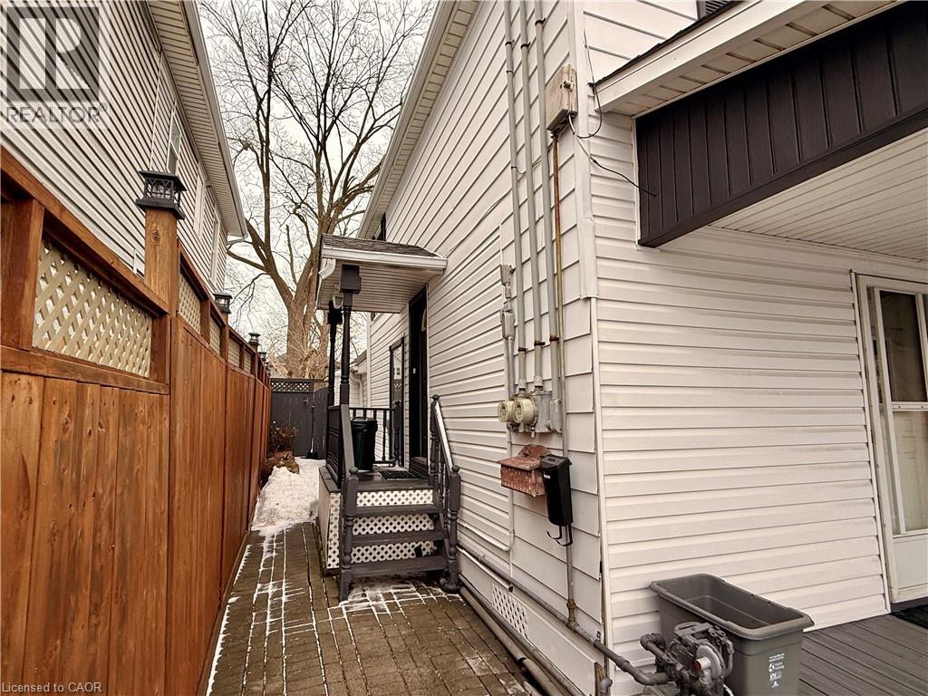 484 EAST MAIN photo 4