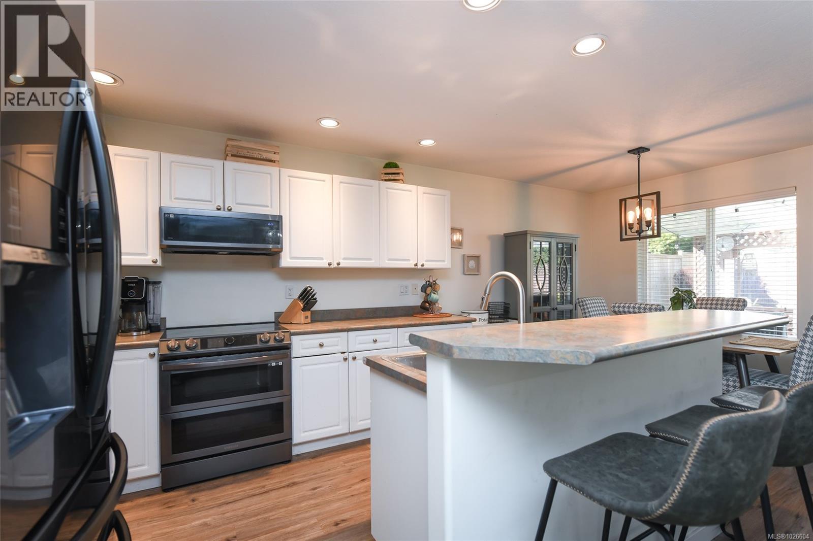 937 Malahat Dr, Courtenay