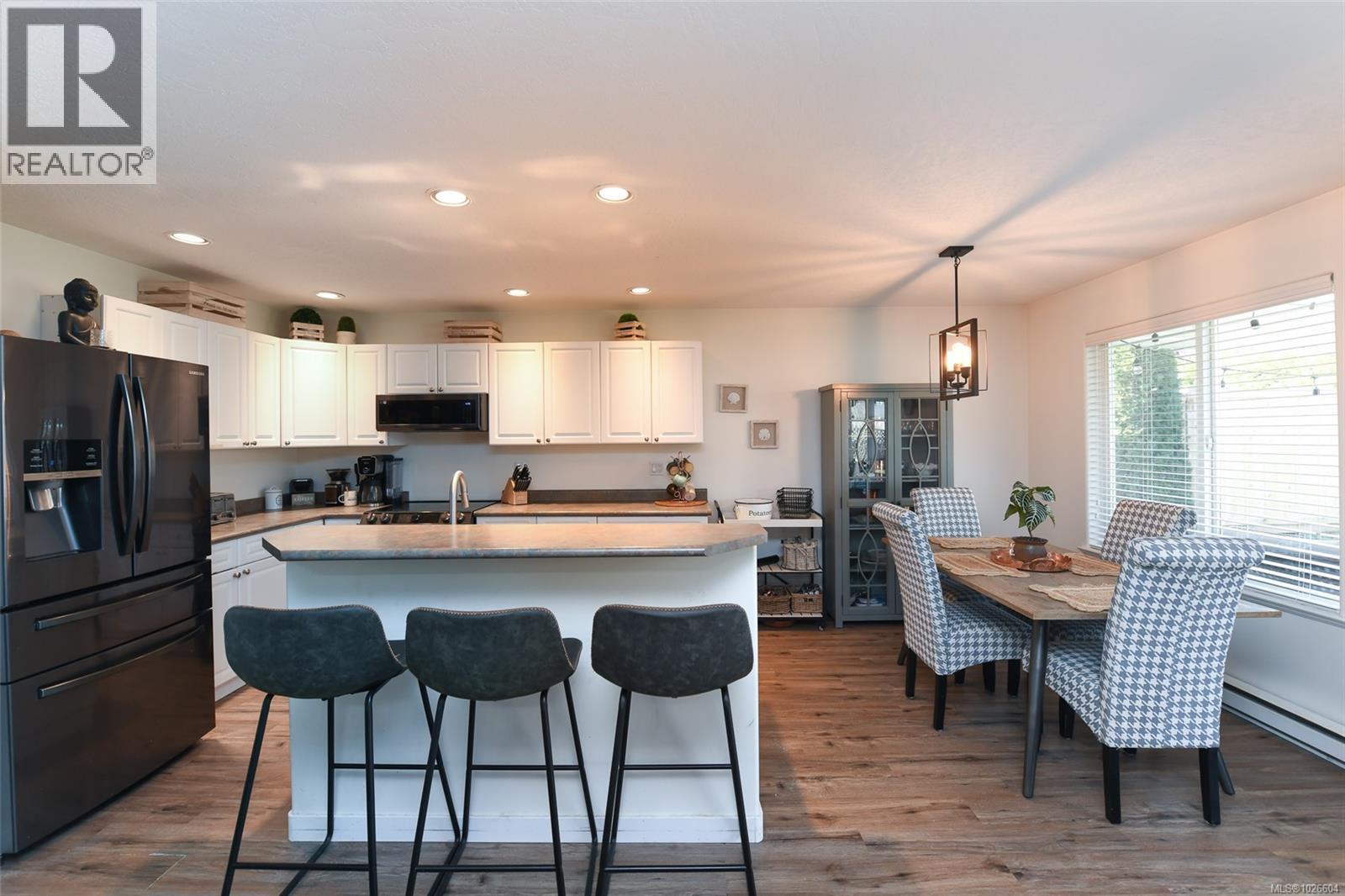 937 Malahat Dr, Courtenay