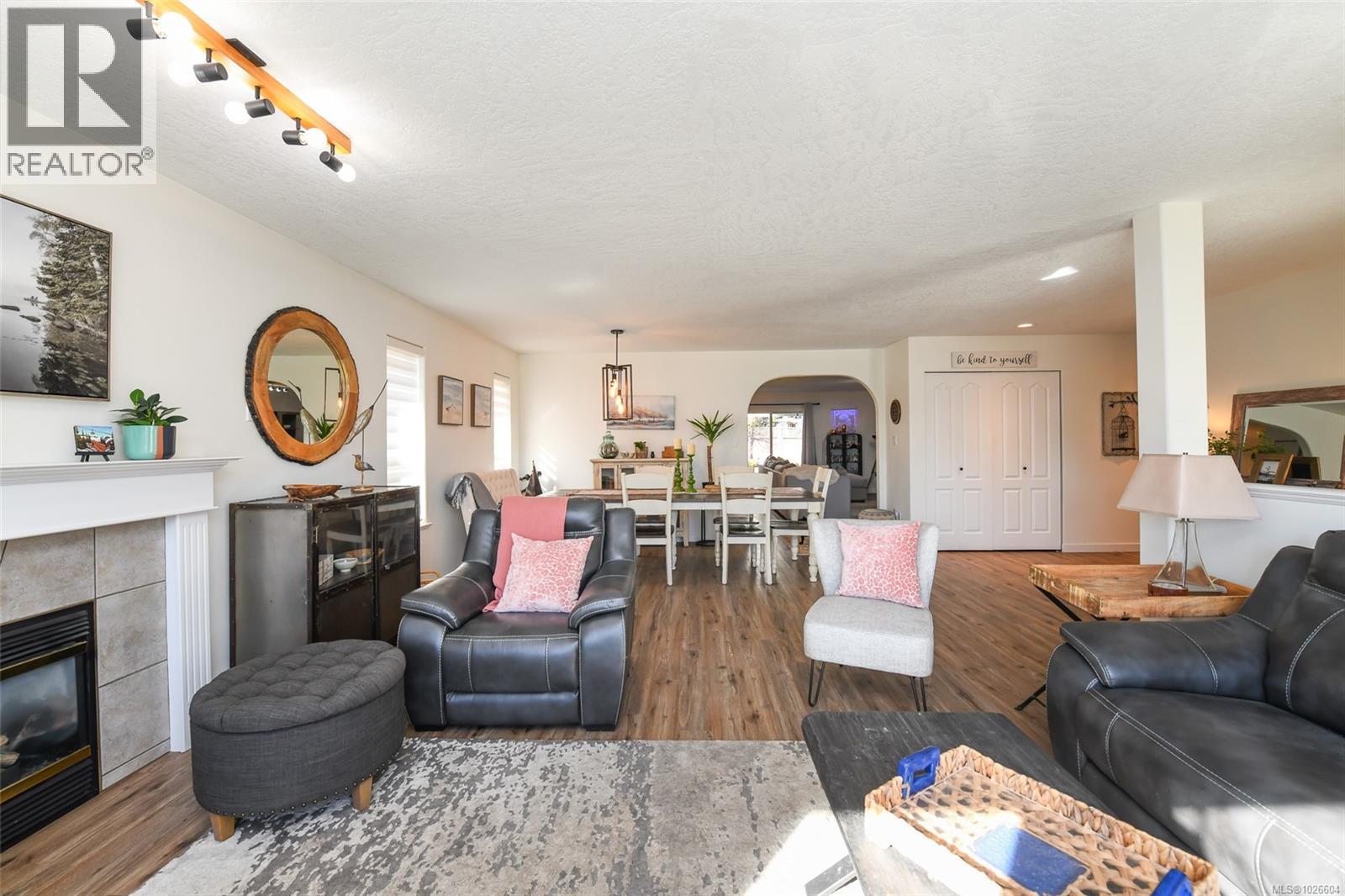 937 Malahat Dr, Courtenay