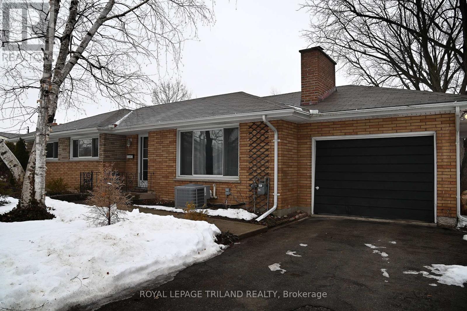12 MOUNTSFIELD DRIVE - Photo 2 of 23, London South (South G), Ontario