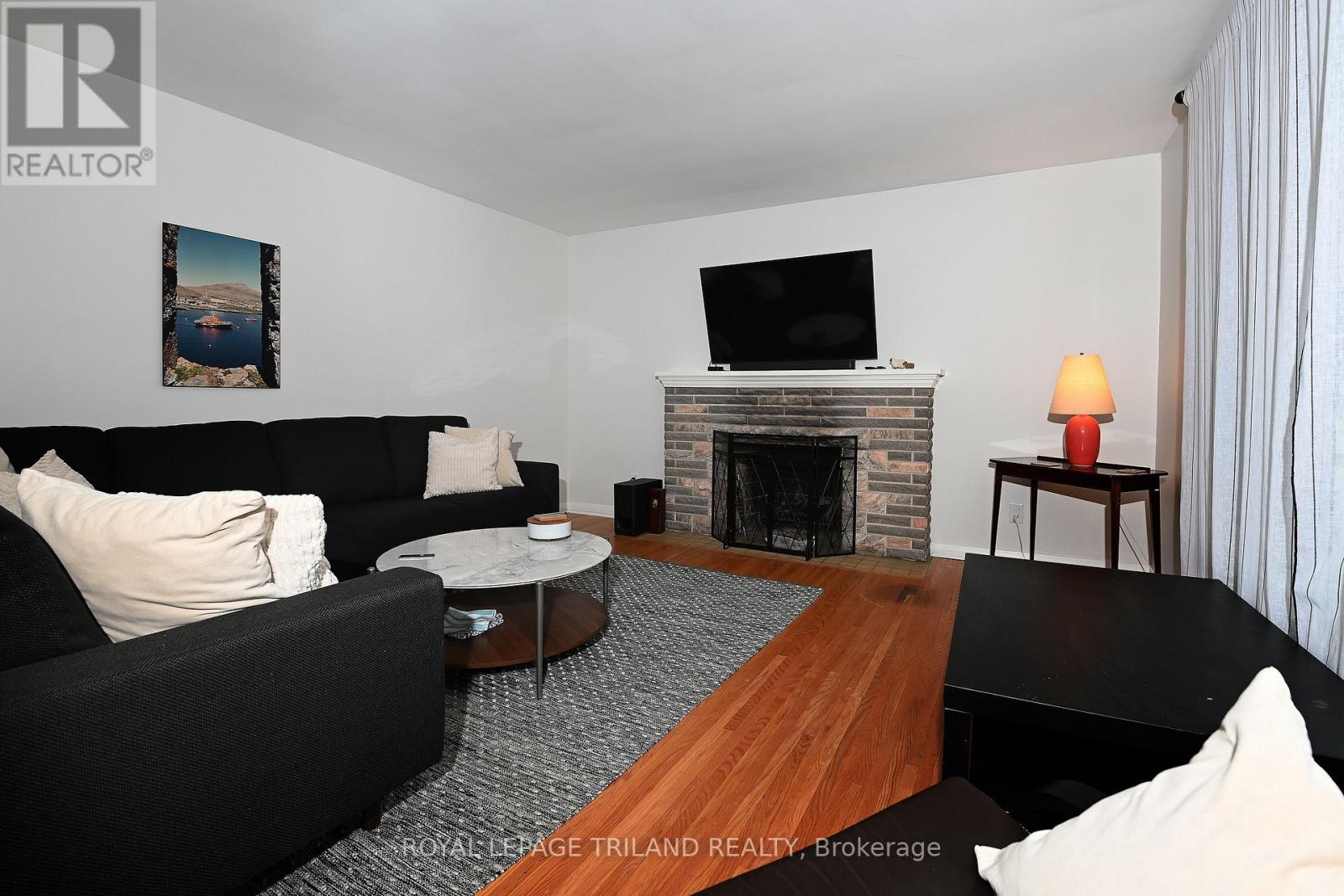 12 MOUNTSFIELD DRIVE - Photo 5 of 23, London South (South G), Ontario