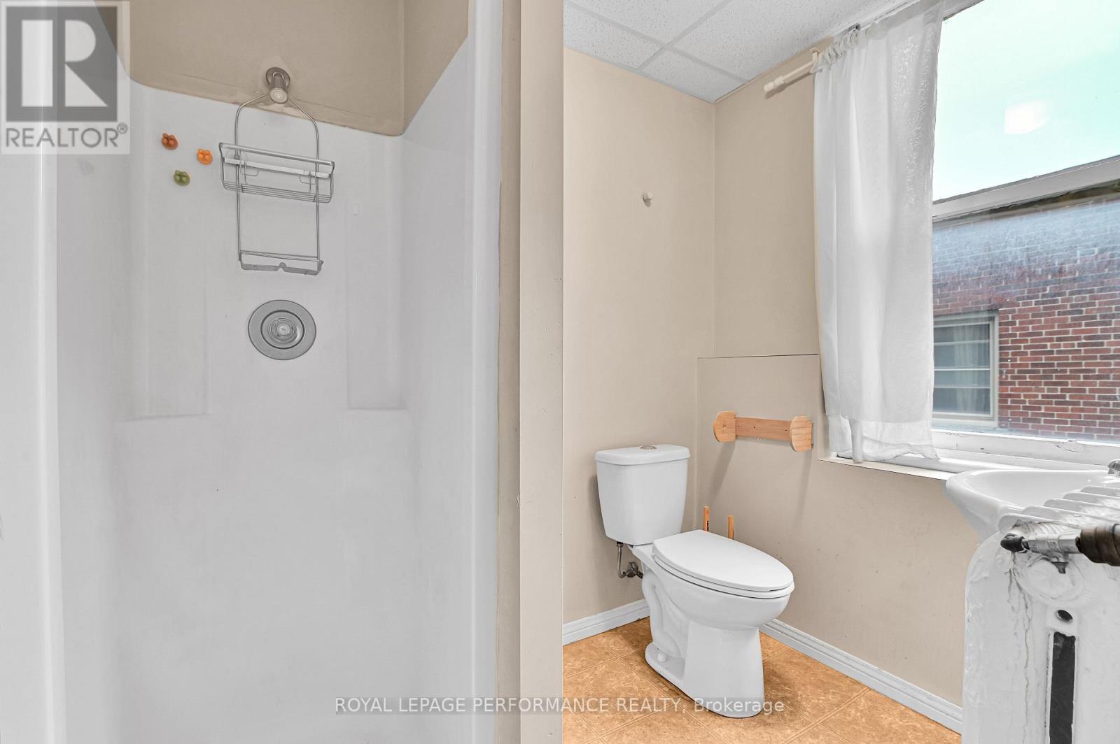 200 METCALFE STREET — photo 40