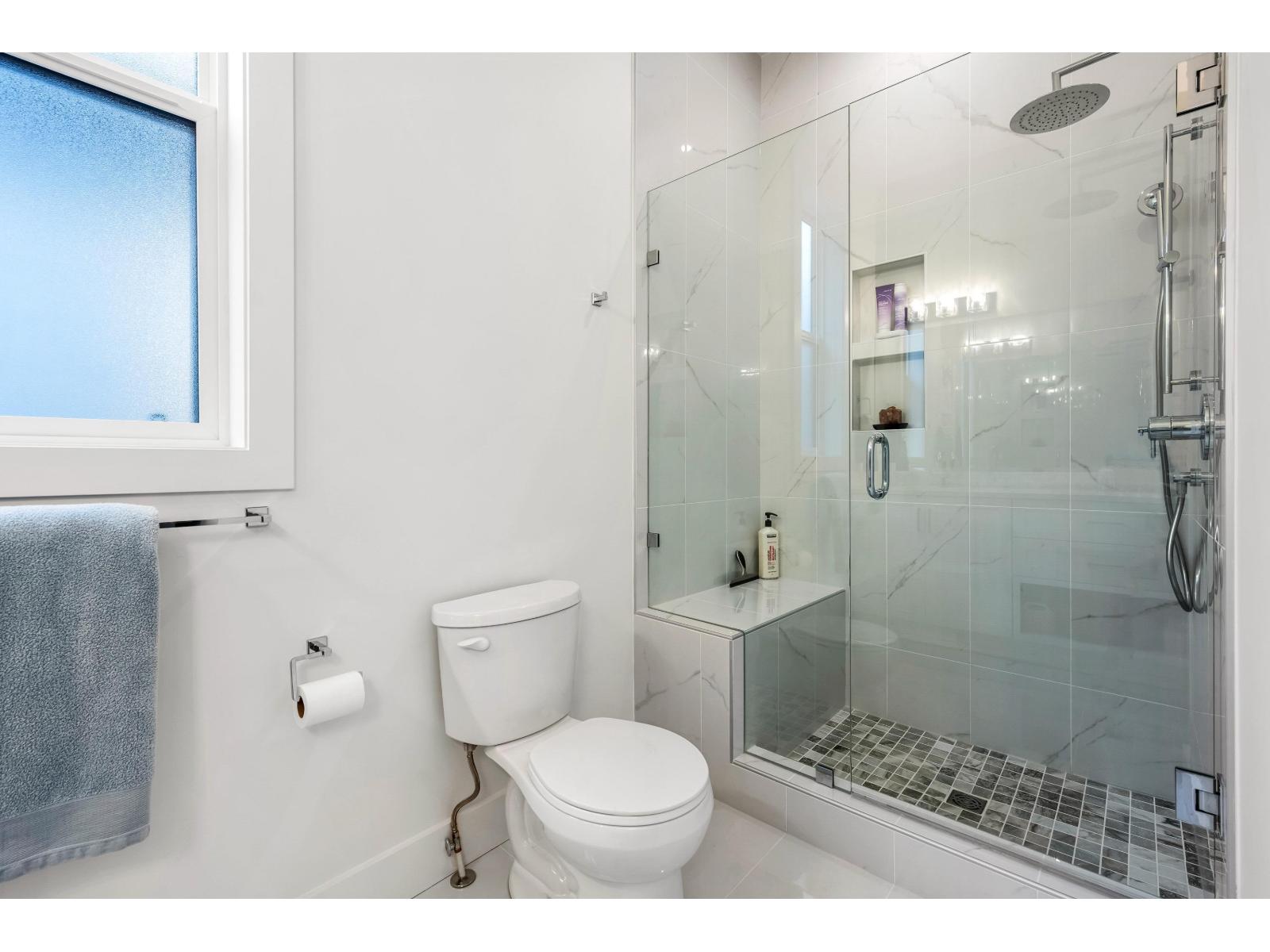 88 1880 COLUMBIA VALLEY ROAD, Cultus Lake South, Lindell Beach