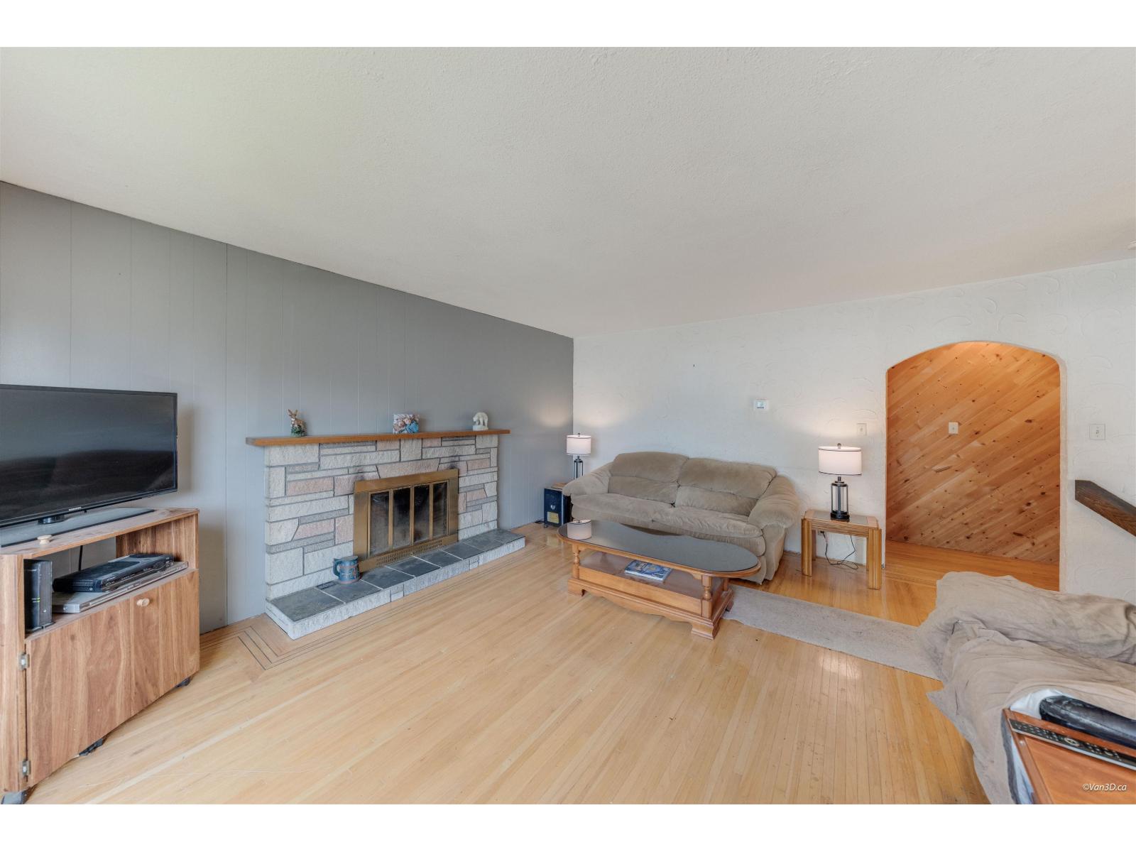 10122 127B STREET - Photo 4 of 30, Surrey, British Columbia