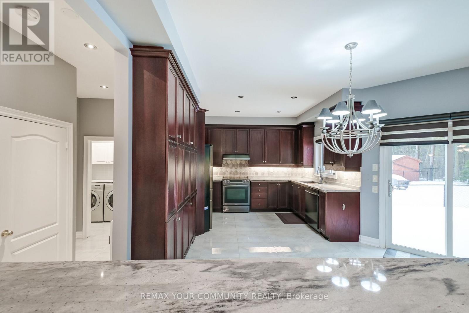 88 CASTELLI COURT - 10