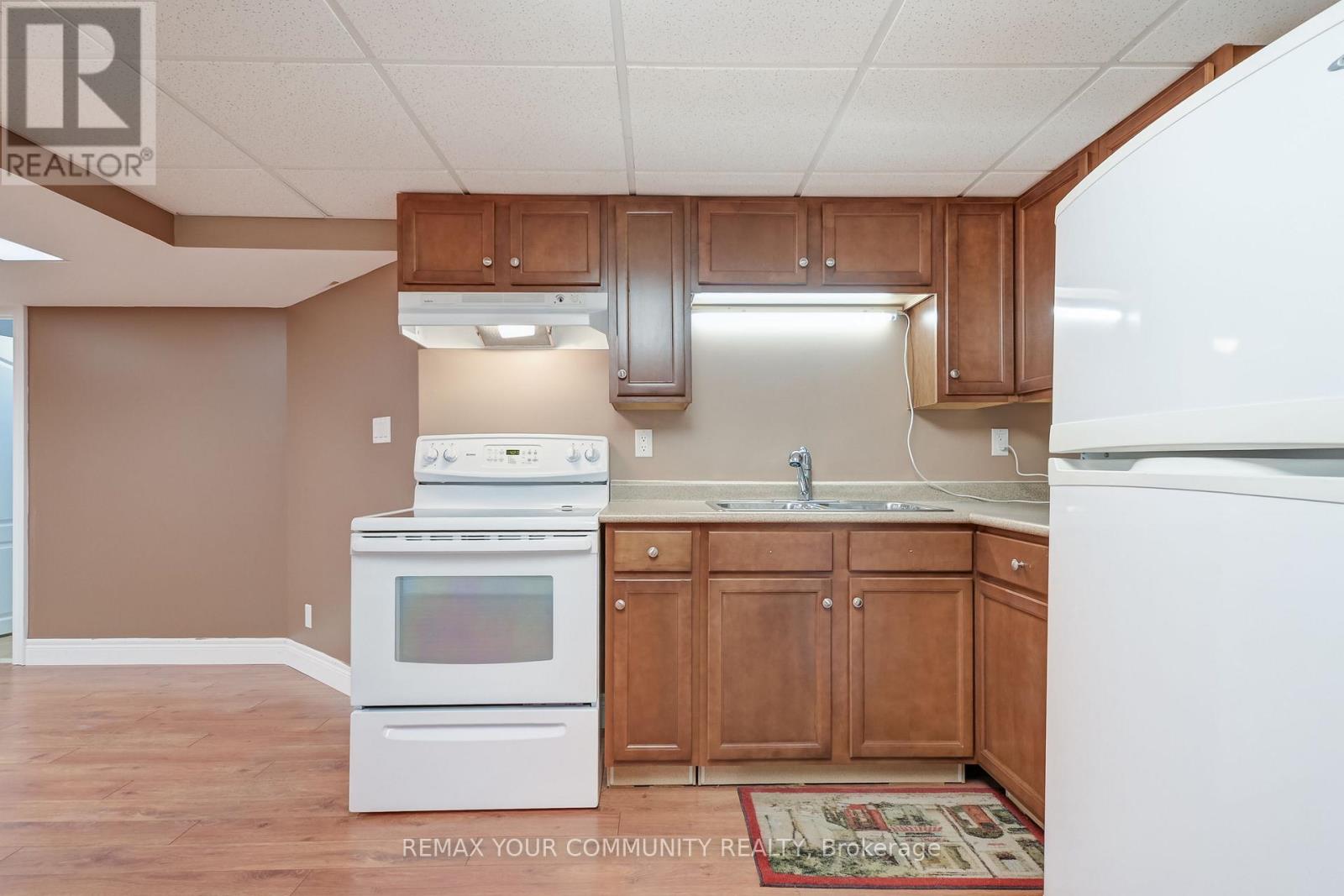 88 CASTELLI COURT - 33