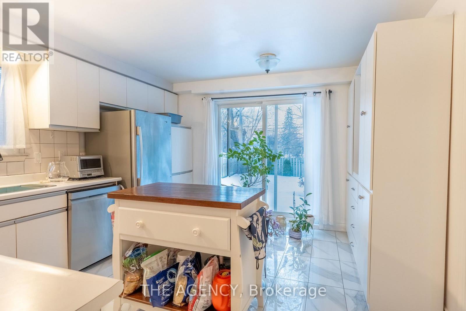 65 Cloverdale photo 2