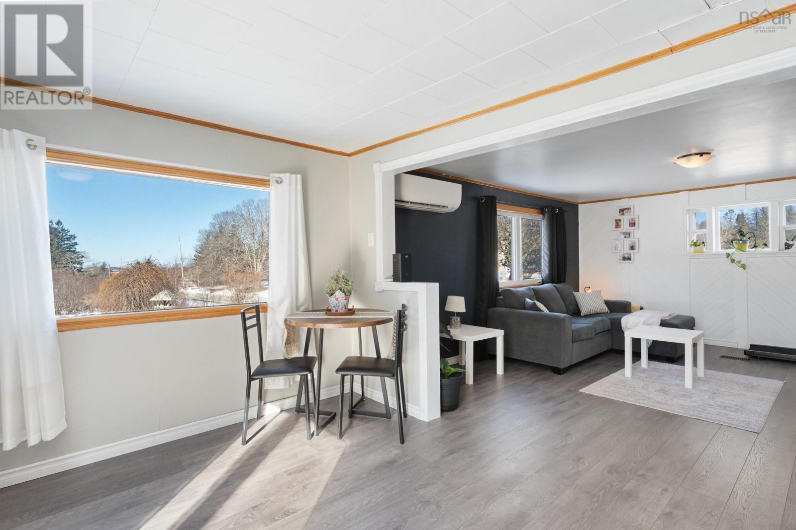 Property 21 of 42 of 90 Oak Park Road