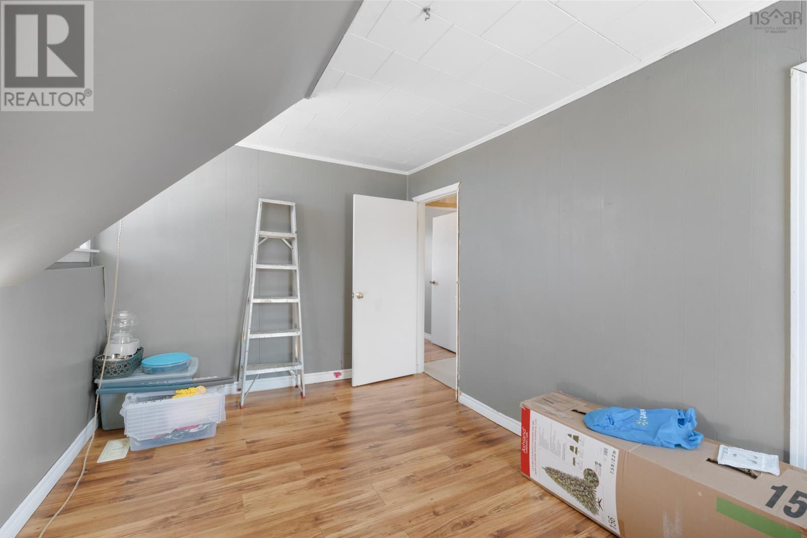 Property 31 of 42 of 90 Oak Park Road