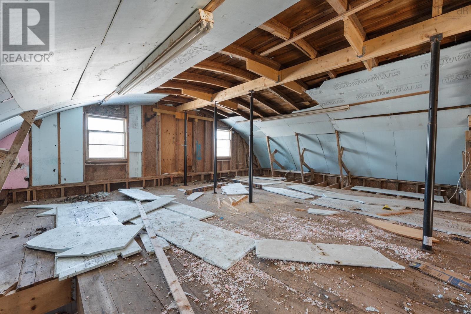 Property 35 of 42 of 90 Oak Park Road