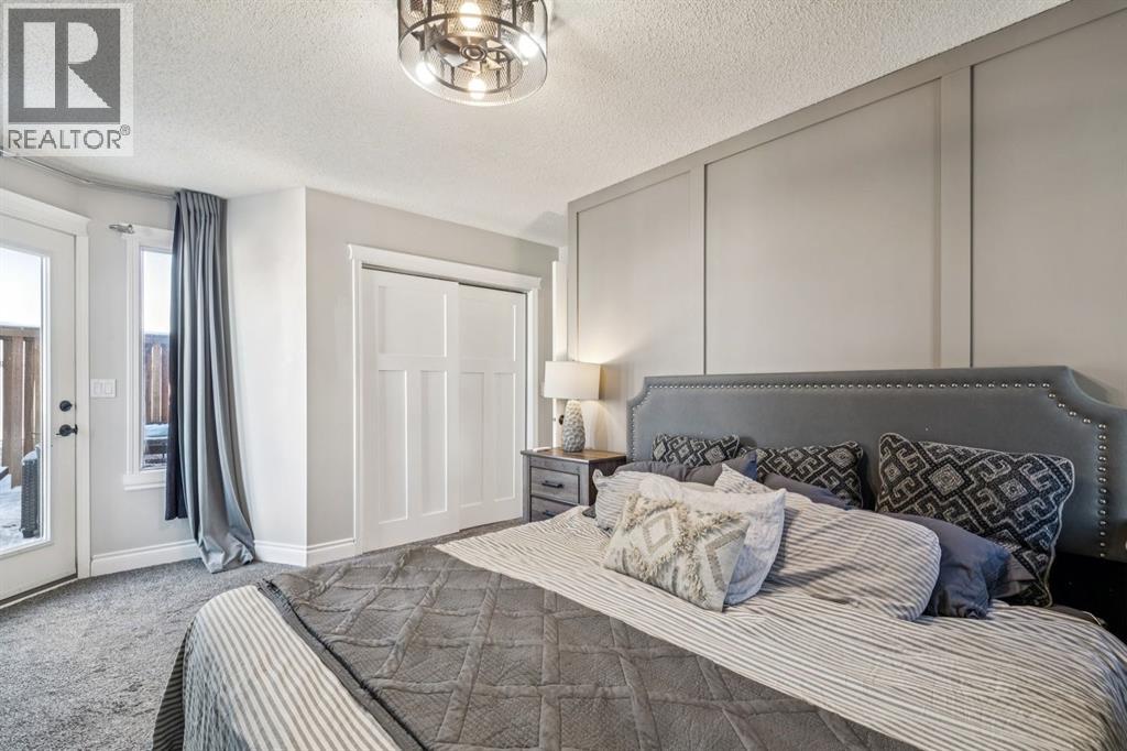 Single Family House Bi-level for Sale in  Riverglen Way SE Riverbend Calgary 