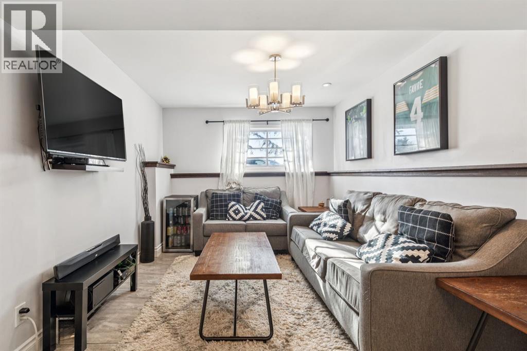 Single Family House Bi-level for Sale in  Riverglen Way SE Riverbend Calgary 