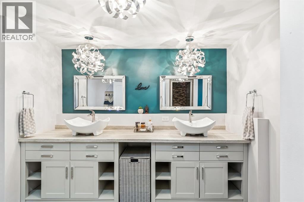 Single Family House Bi-level for Sale in  Riverglen Way SE Riverbend Calgary 