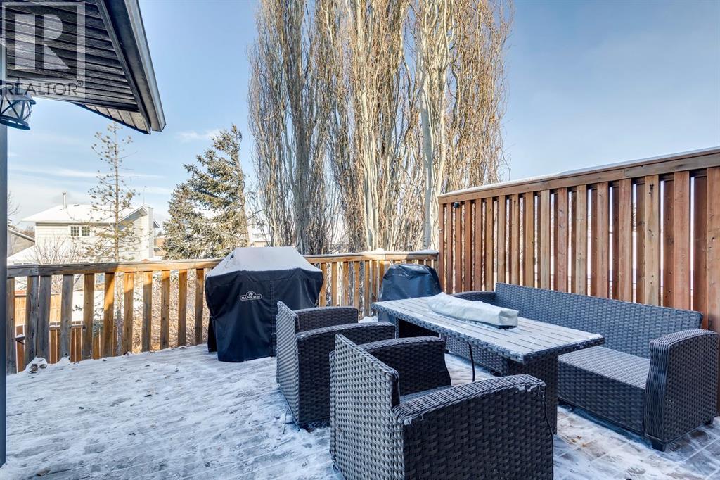 Single Family House Bi-level for Sale in  Riverglen Way SE Riverbend Calgary 