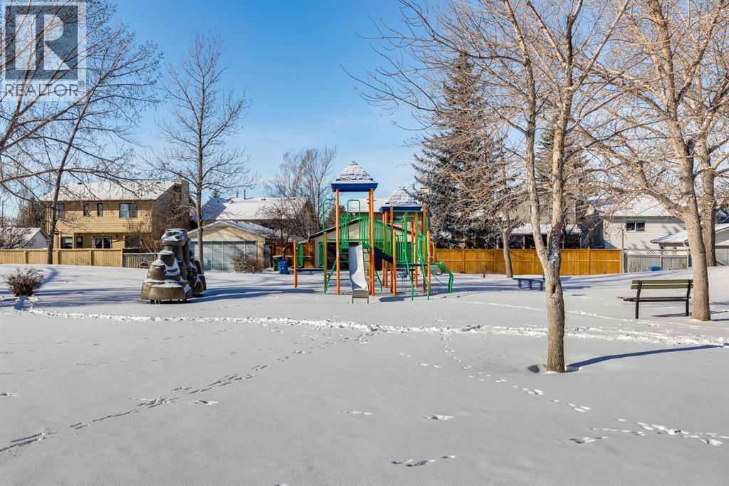 Single Family House Bi-level for Sale in  Riverglen Way SE Riverbend Calgary 