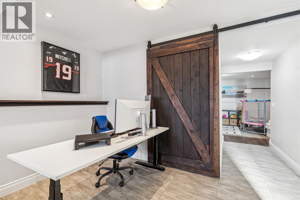 Single Family House Bi-level for Sale in  Riverglen Way SE Riverbend Calgary 