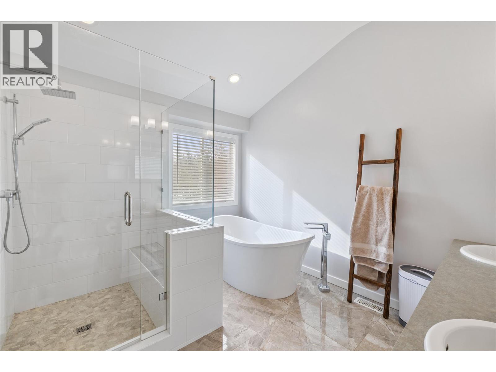 3947 Lakevale Place, Kelowna