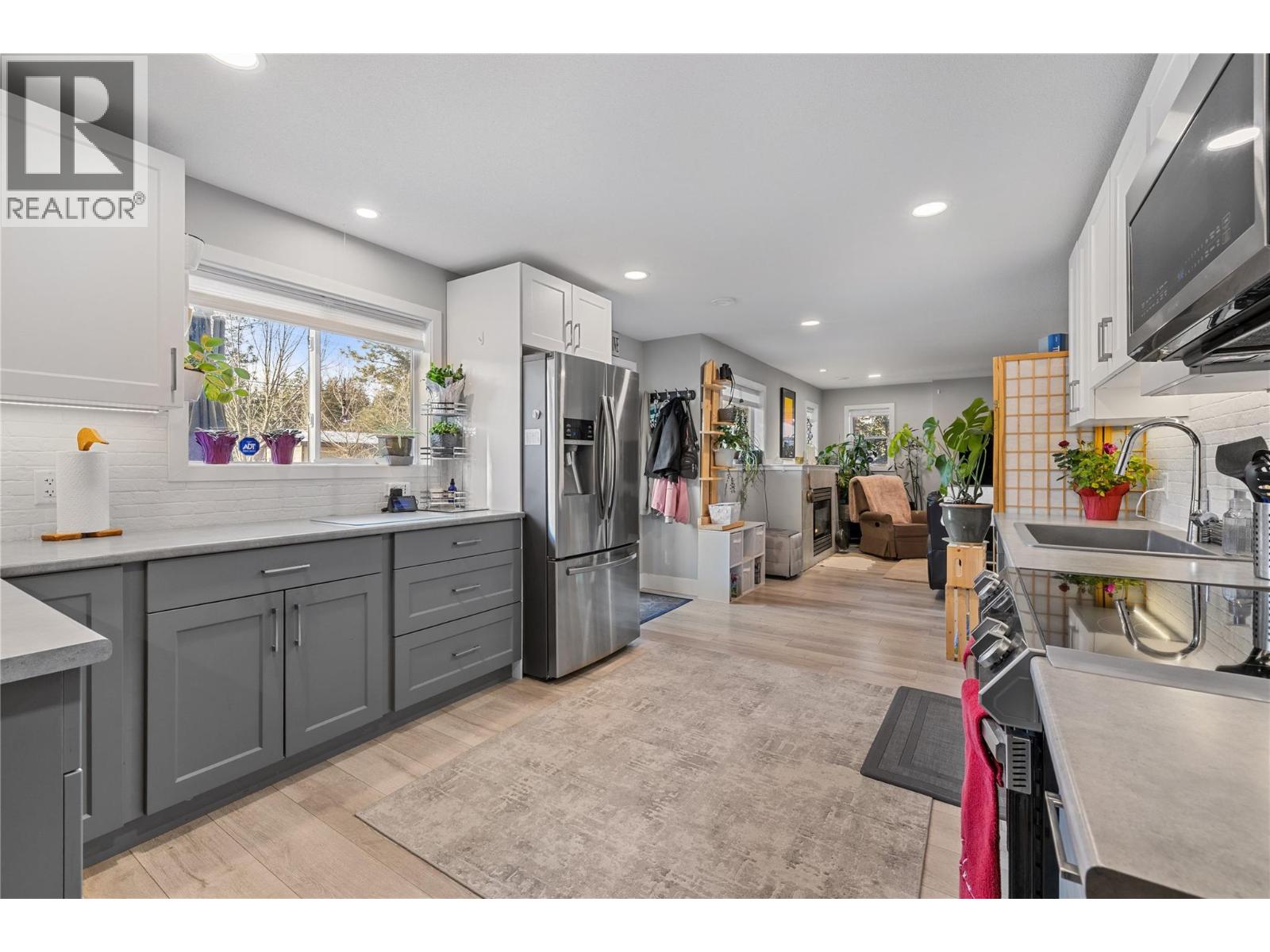 3947 Lakevale Place, Kelowna