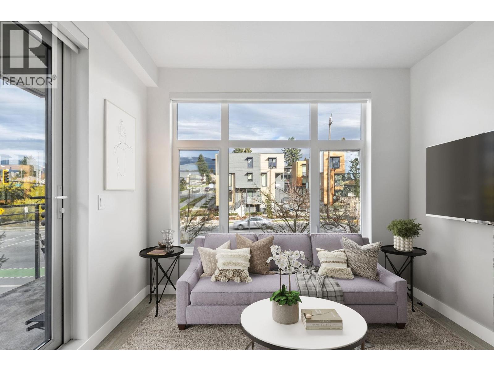 201 707 E 3RD STREET - Photo 2 of 38, North Vancouver, British Columbia