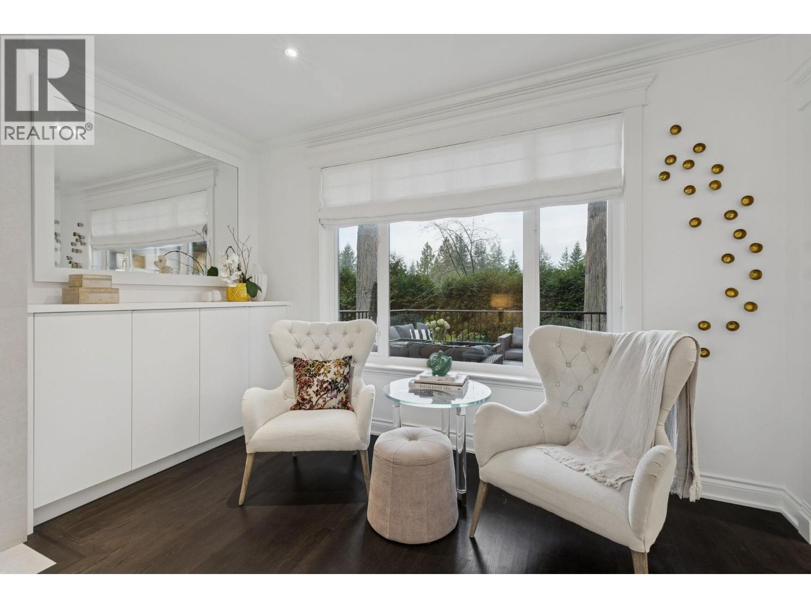 4081 WOODBURY AVENUE, North Vancouver