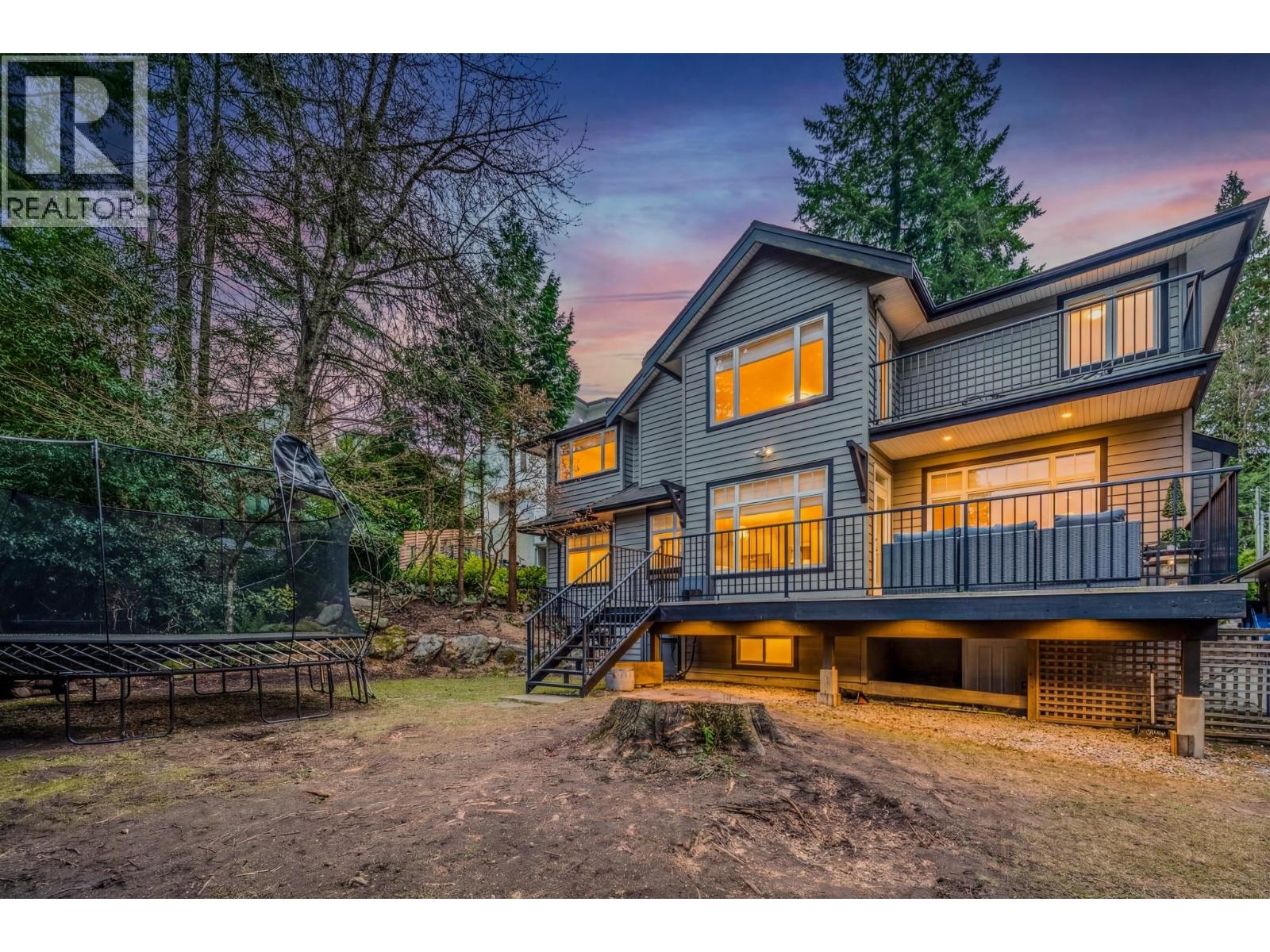 4081 WOODBURY AVENUE, North Vancouver