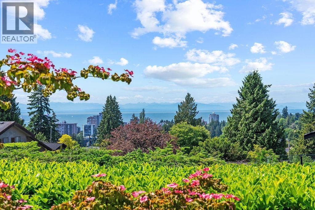 990 JEFFERSON AVENUE, West Vancouver