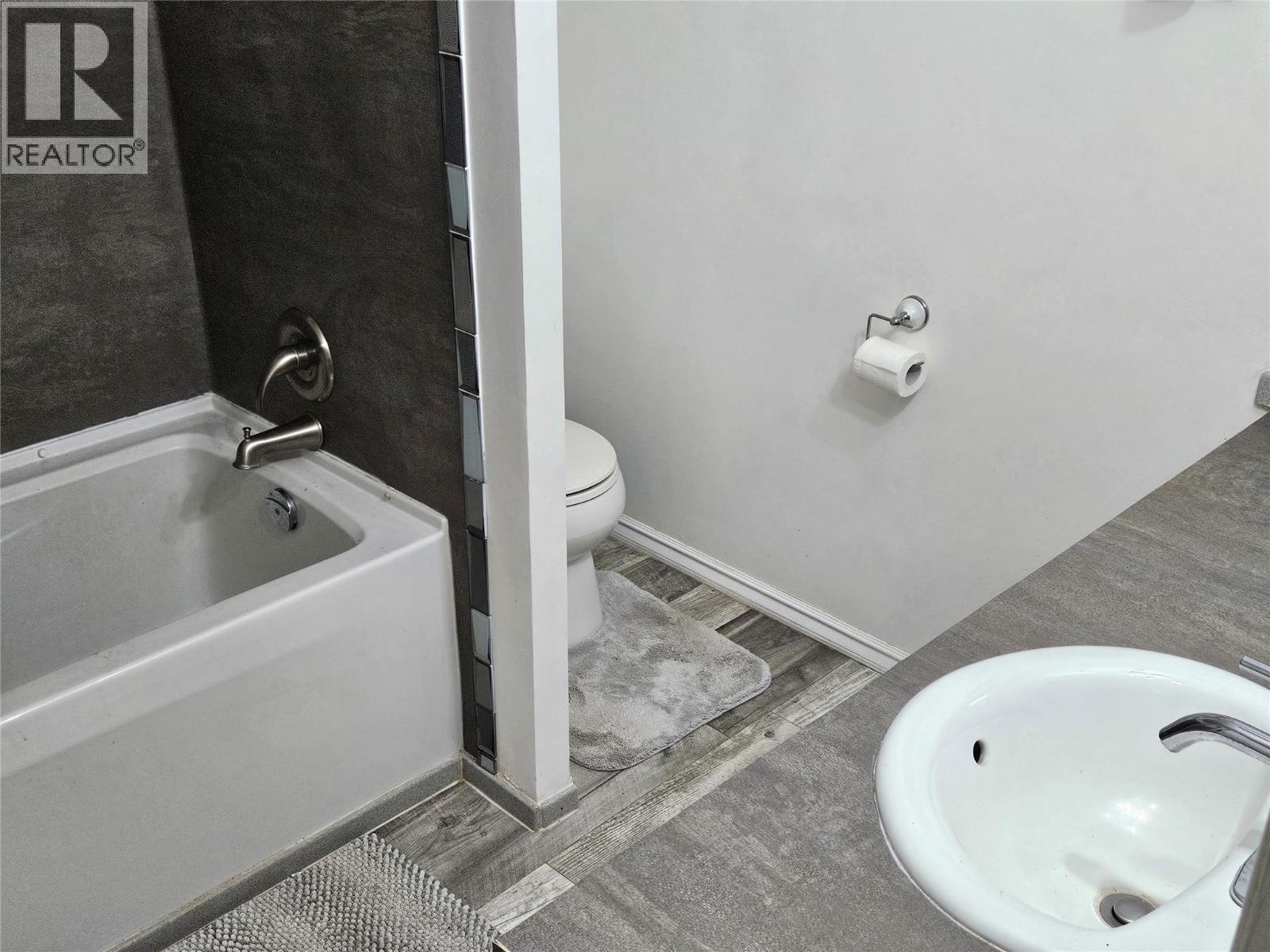 27 3999 Skaha Lake Road, Penticton