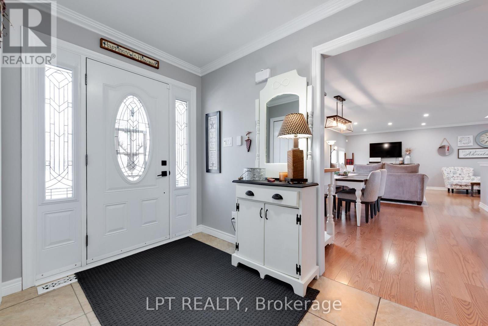 34 CEDAR CREEK ROAD - Photo 3 of 35, Springwater (Midhurst), Ontario