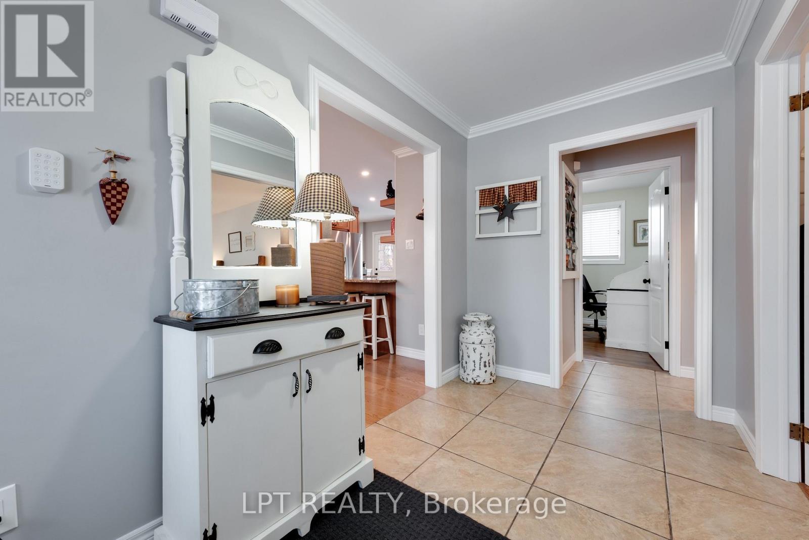 34 CEDAR CREEK ROAD - Photo 4 of 35, Springwater (Midhurst), Ontario