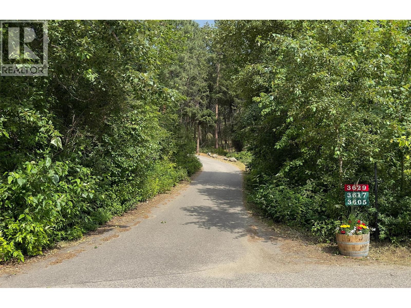  3605 Luxmoore Road, Kelowna