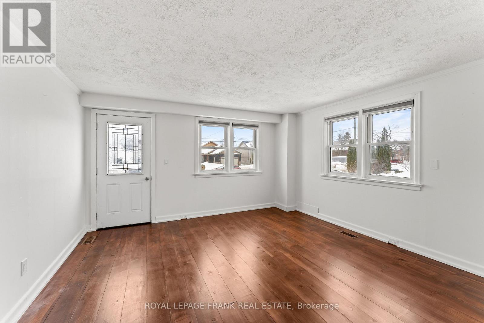 72 HELEN STREET - Photo 3 of 27, Kawartha Lakes (Bobcaygeon), Ontario