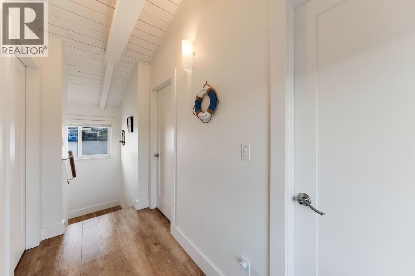 A015 415 ESPLANADE AVENUE, North Vancouver