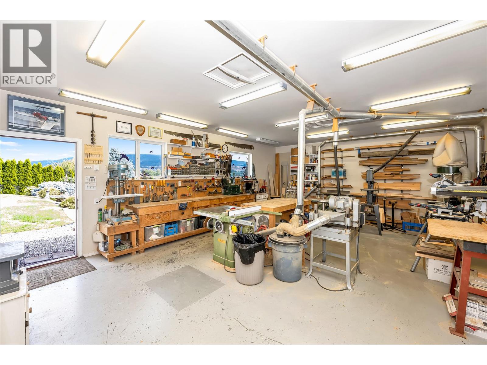 6463 Blue Jay Road, Vernon