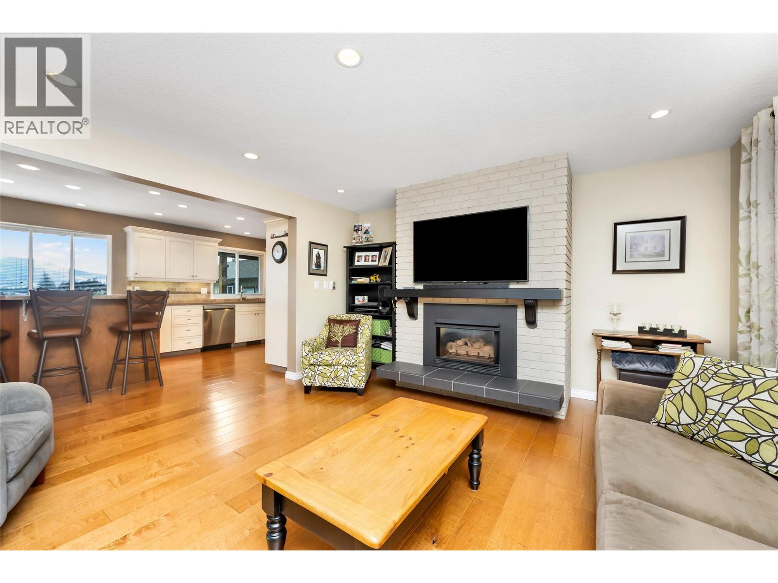 6463 Blue Jay Road, Vernon