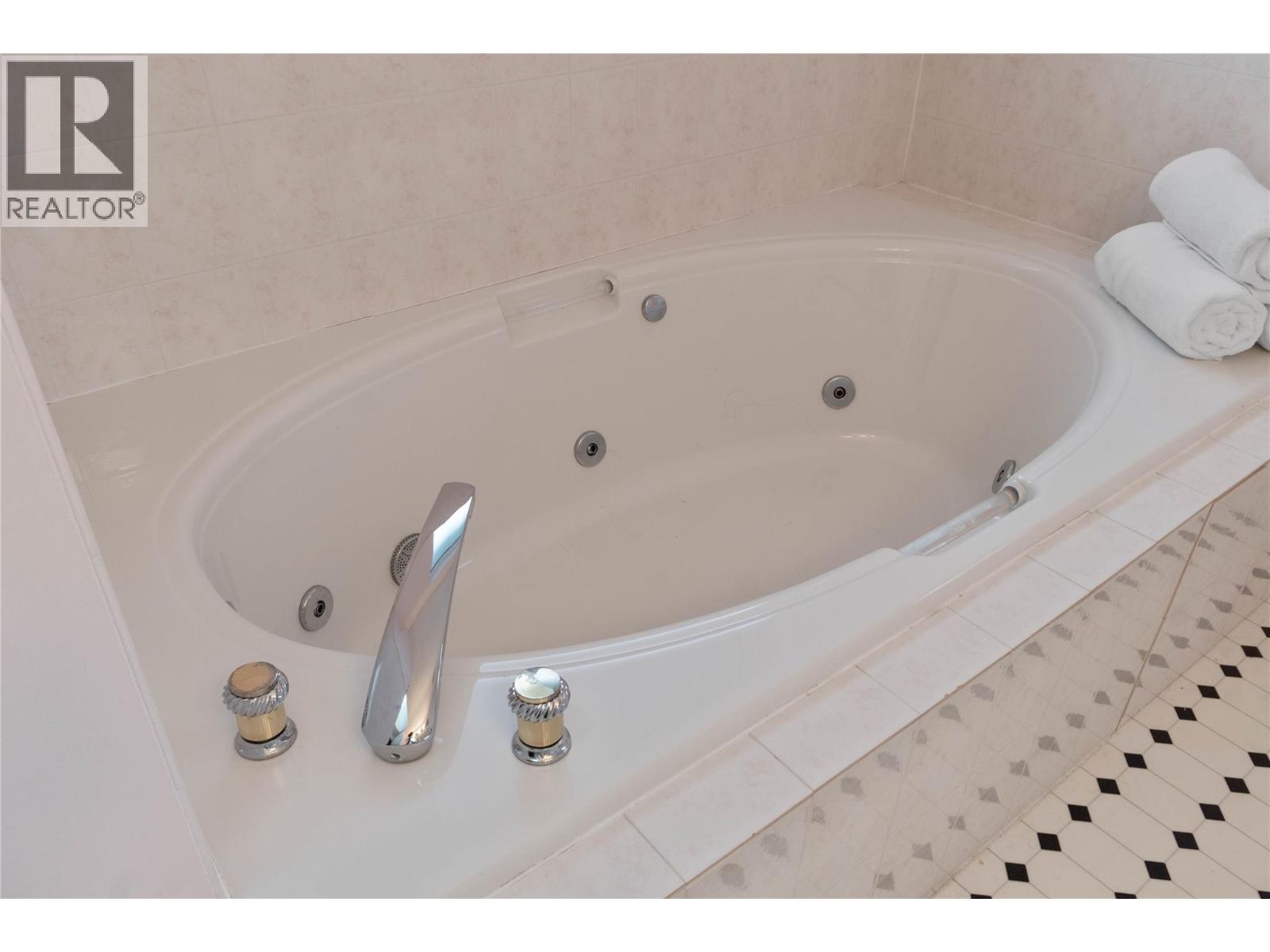 1098 North Glen Drive, Kamloops