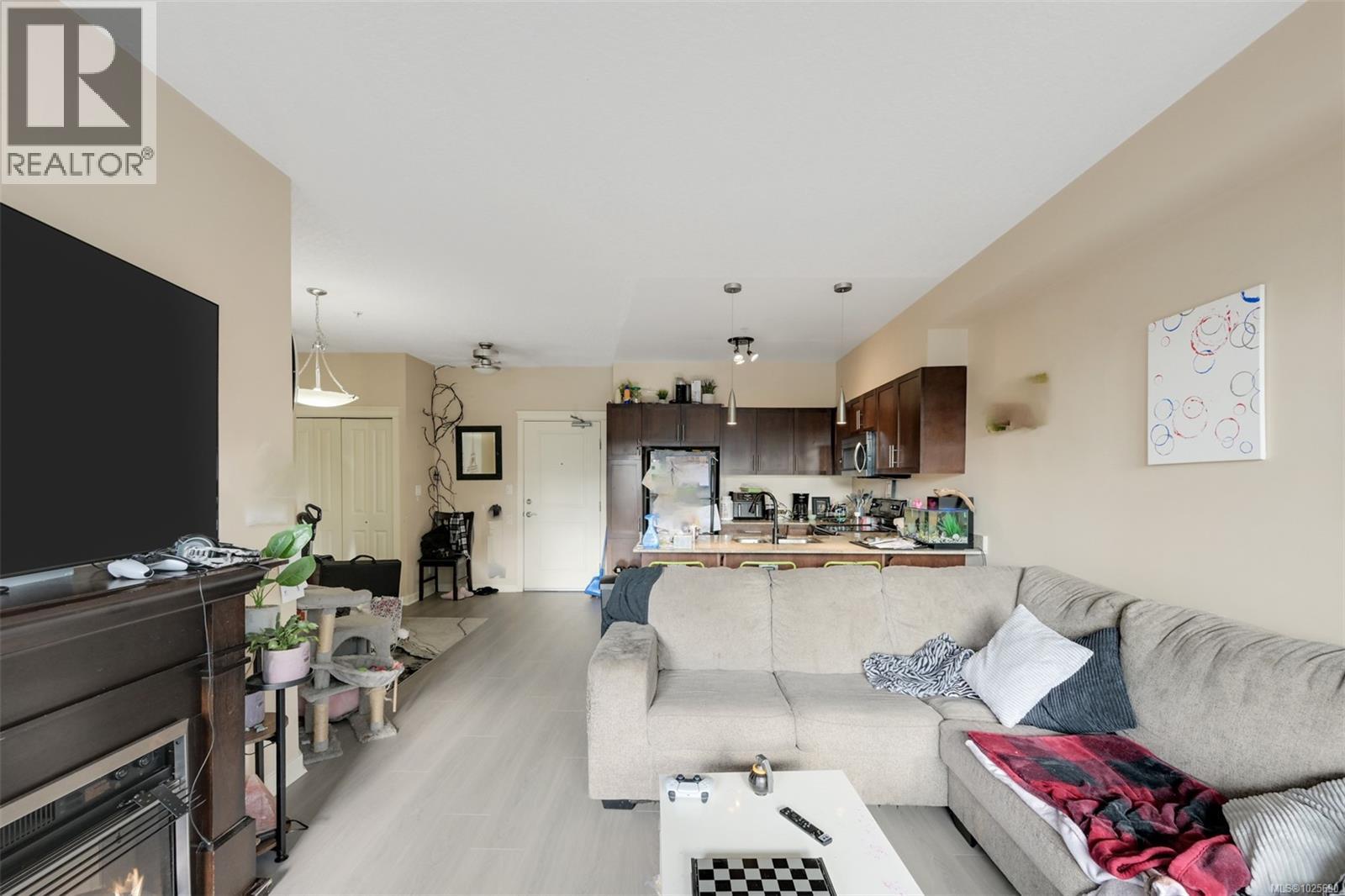 305 2220 Sooke Road, Colwood