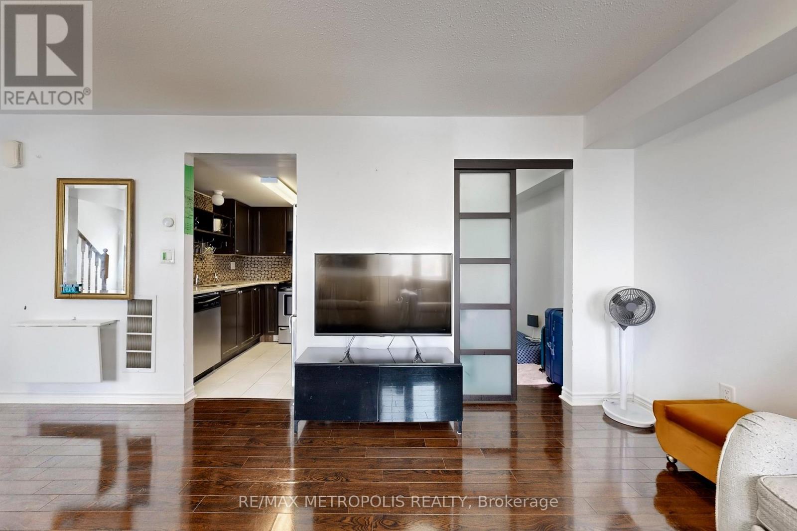 #207 1775 MARKHAM ROAD - 8