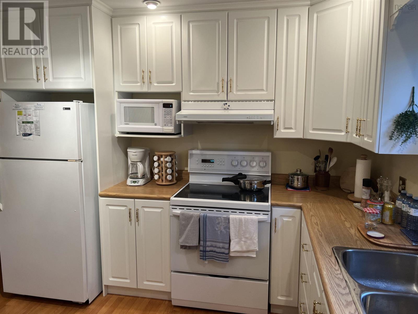 Property 6 of 44 of 97 MacIntosh Road, Port Shoreham