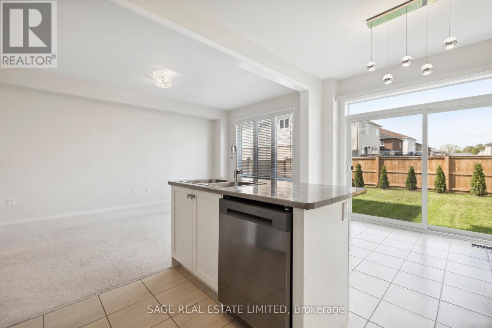 5 LEGACY LANE - 13