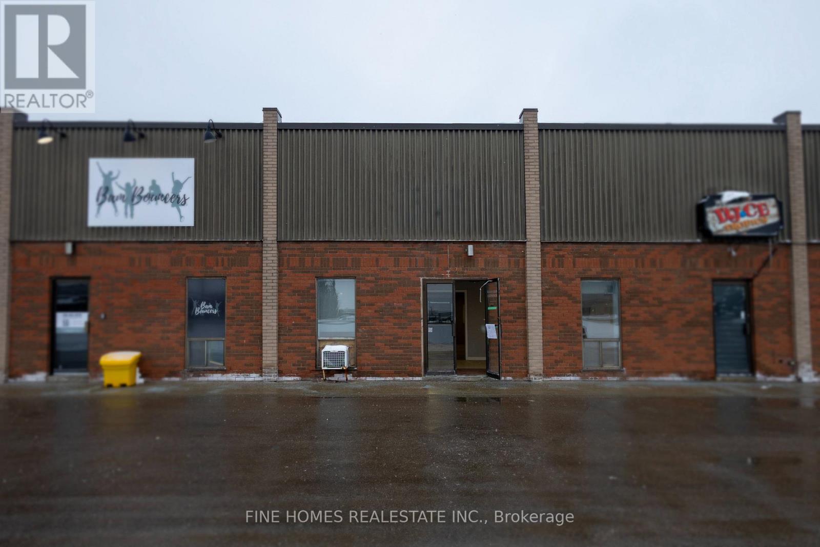 1057 PARKINSON ROAD - Photo 2 of 13, Woodstock (Woodstock - South), Ontario