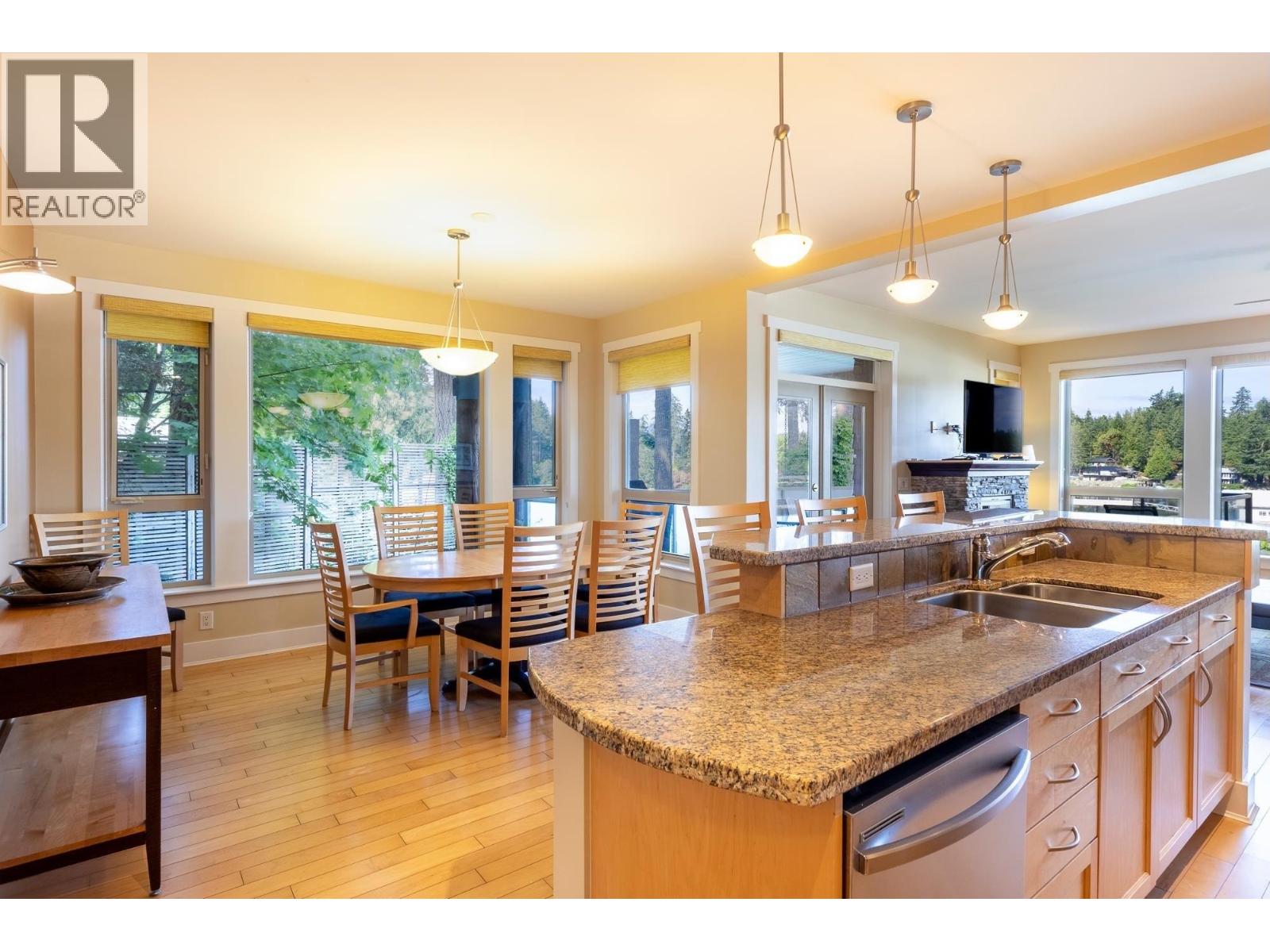 1D 12849 LAGOON ROAD, Madeira Park