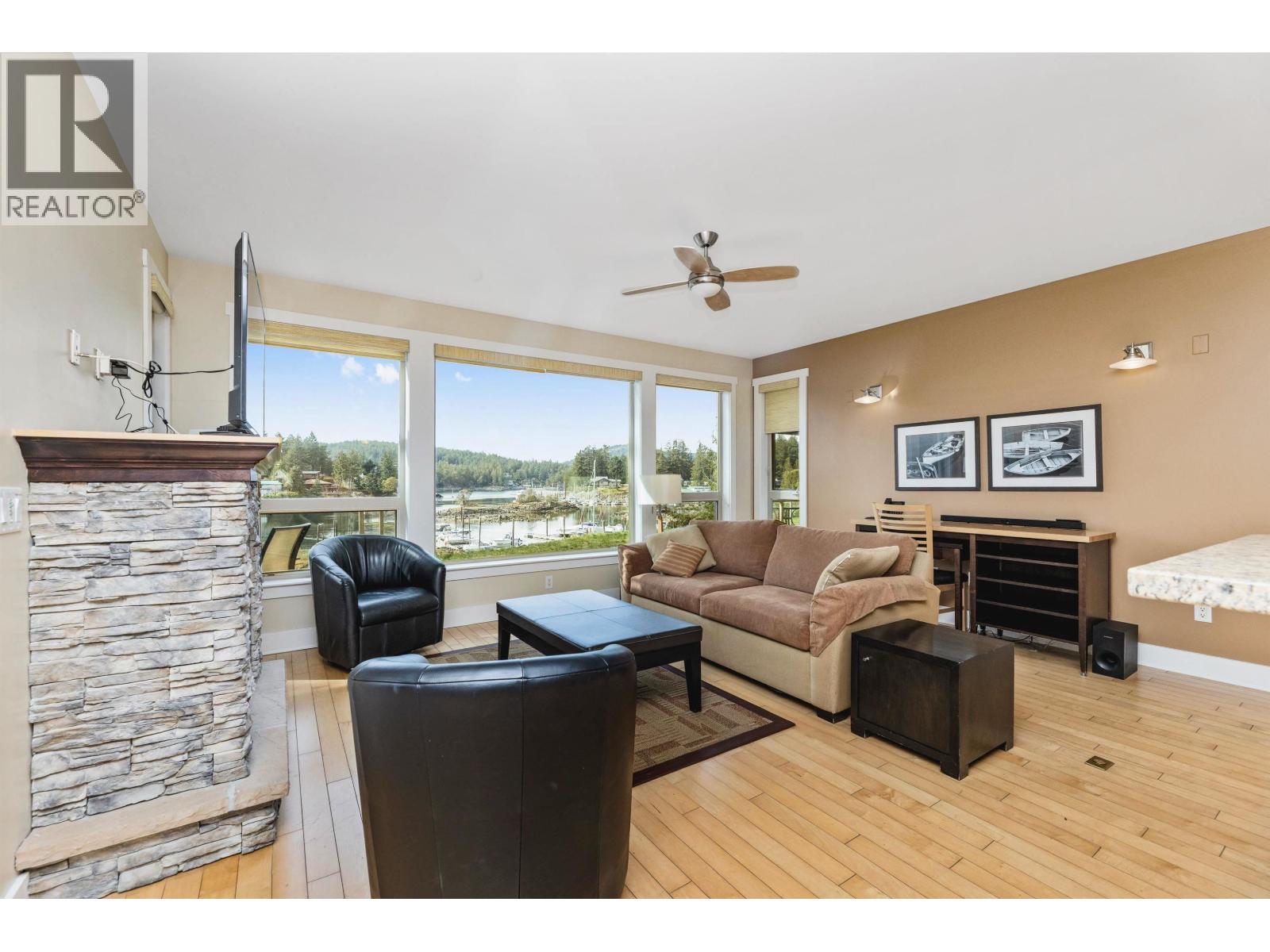 1D 12849 LAGOON ROAD, Madeira Park