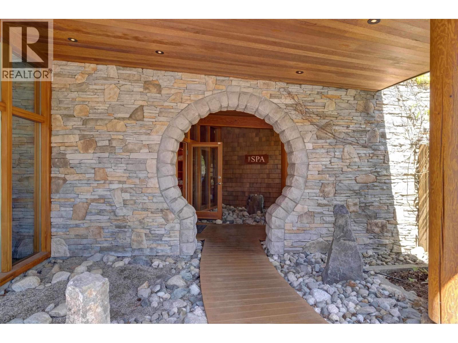 1D 12849 LAGOON ROAD, Madeira Park